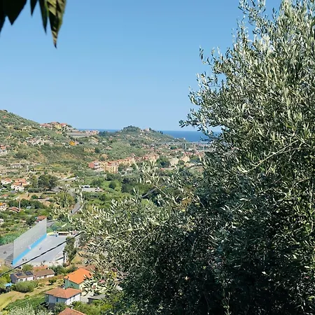 Hill Stone Retreat View Sea Апартаменты *